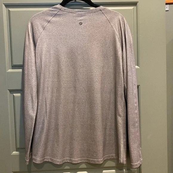 LuluLemon Long Sleeve Heathered Gray/Silver Metal Tee *Special Edition - Picture 3 of 4